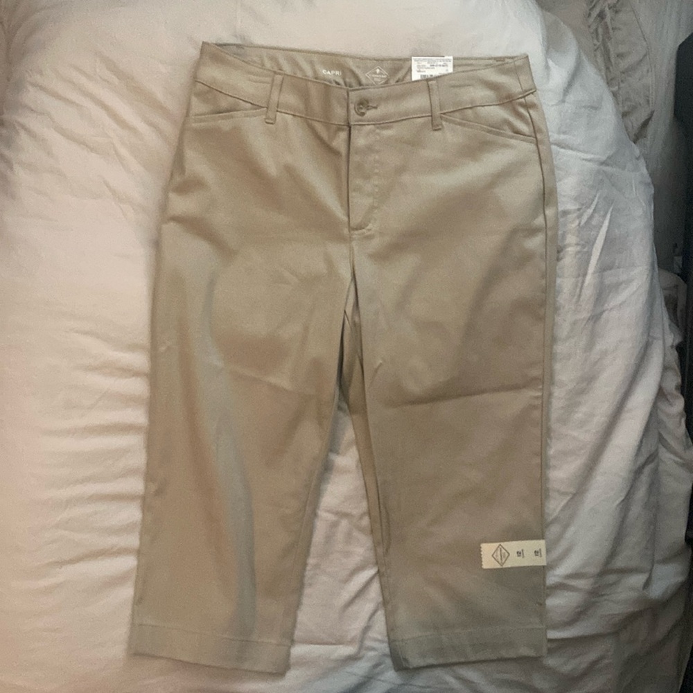 Capri pants
St. John’s Bay
Women size 12
Khaki
